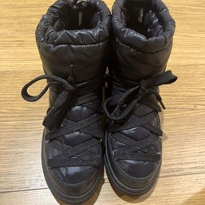 Moncler snow boots